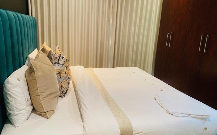 OR TAMBO AIRPORT HOLIDAY HOME/SELF CATERING HOME
