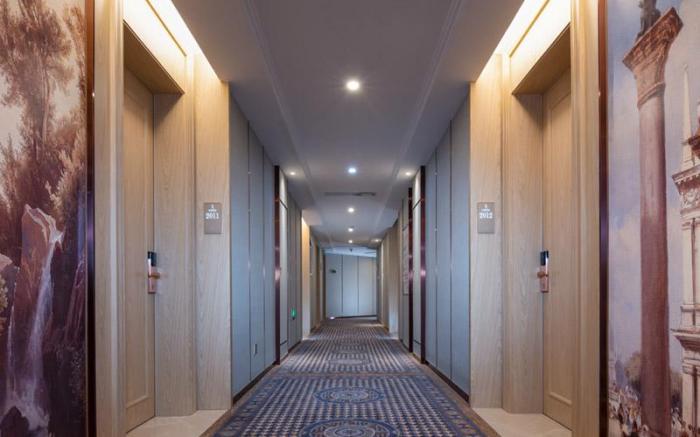 Vienna International Hotel Chengdu Happy Valley Dongzikou Metro Station