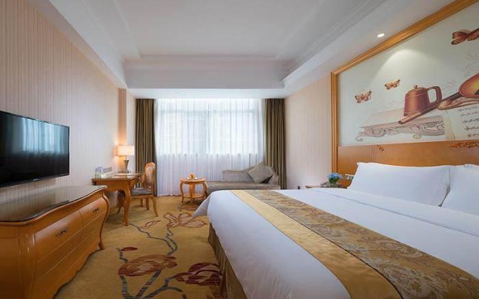 Vienna International Hotel Guangxi Qinzhou Bay Plaza Nongken