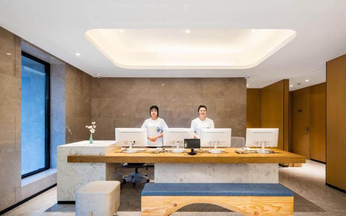 Magnotel Dalian Minzhu Square Russian Style Street