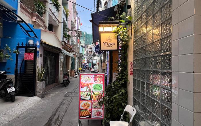 MEOW Hotel & Cafe 3