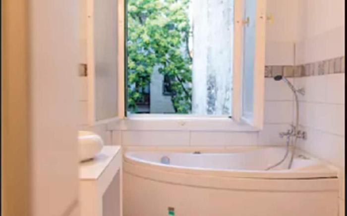 Sipone - fizzy studio right in the centre