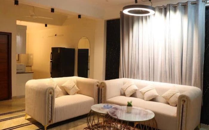 Regal Retreat