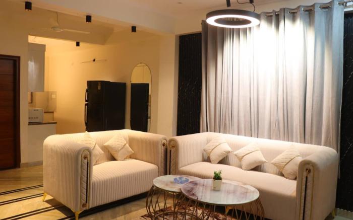 Regal Retreat