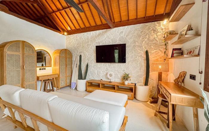 Honeymoon Studio