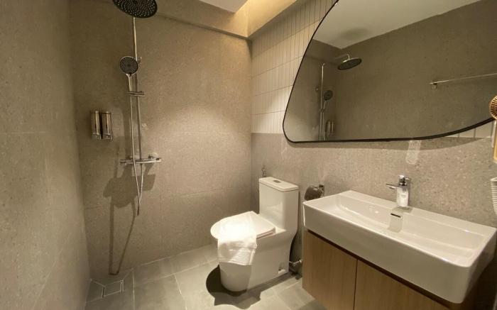 32 E #Home Sleep Home Couple Suite 