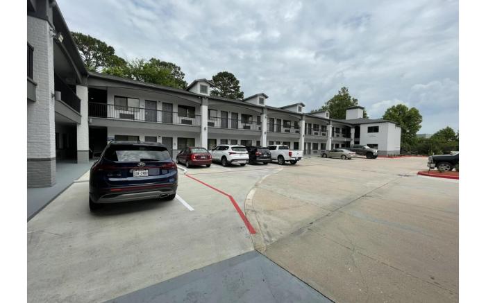 Super Stay Inn By OYO Humble IAH East