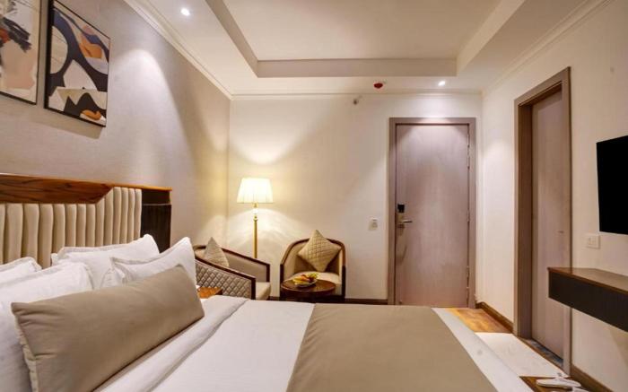 Hotel Shree Guru Near New Delhi Railway Station