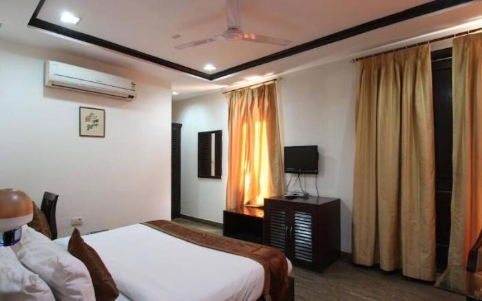 OYO 834659 HOTEL VEER PALACE