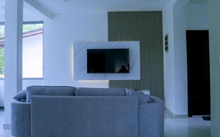 Ceylon Luxury Villa - With Private Pool- Mirissa