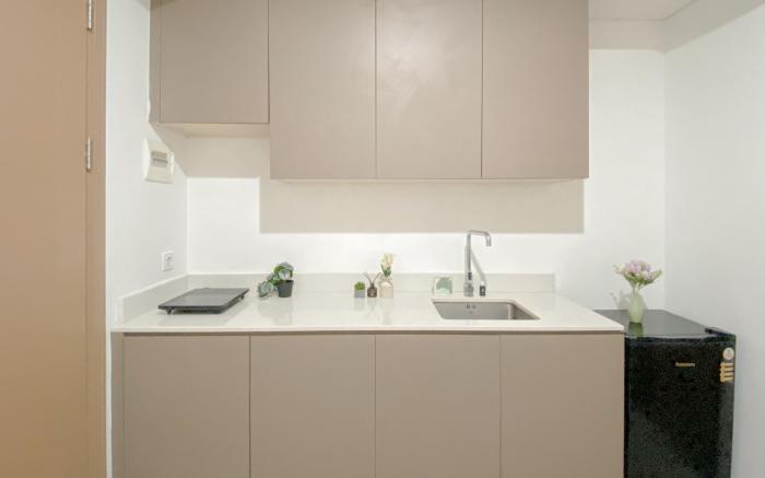 Well Furnished 1BR at Gold Coast Apt By Travelio