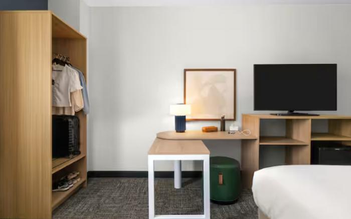 Spark by Hilton Louisville Airport