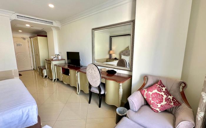 LK Crystal Ville Pattaya 