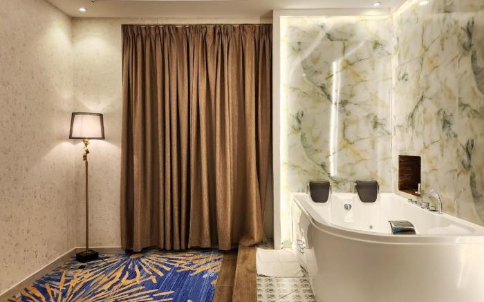 Holiday Al Khaleej Hotel