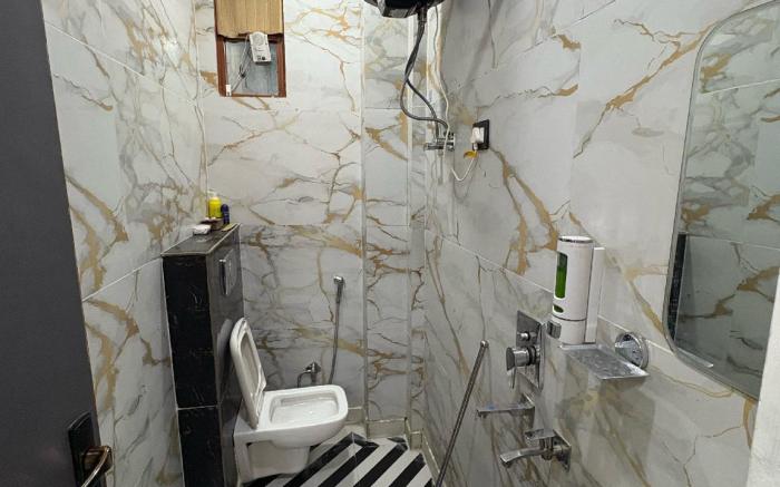 Deluxe 2 Bhk Apartment In New Delhi