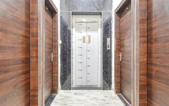 OnlyStay RK Residency Near Prem Mandir