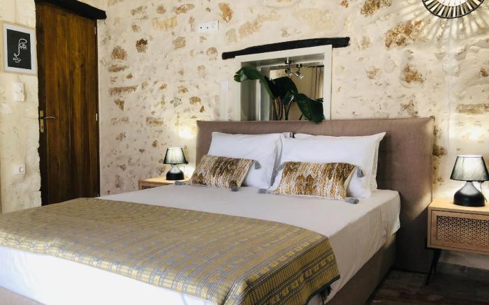 Gaia Luxury Room with private terrace