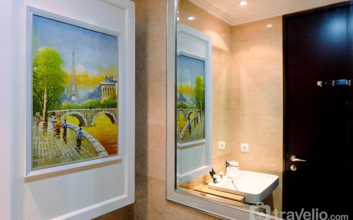 Elegant Studio Menteng Park Apartment By Travelio