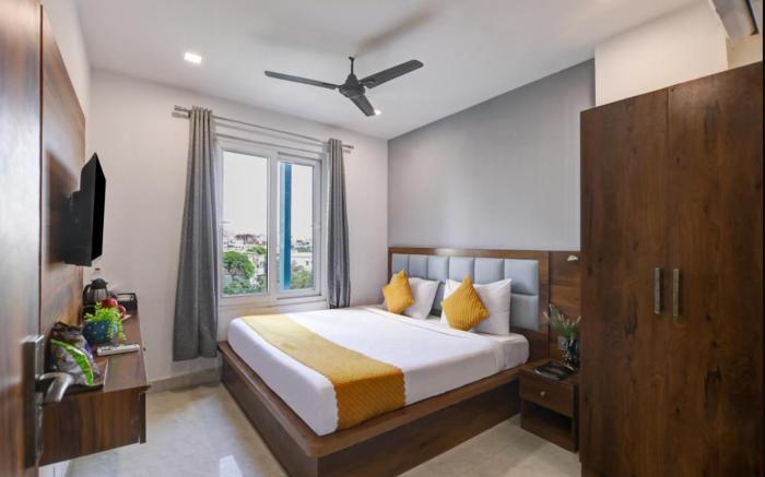 Status By Hotel The Emporio