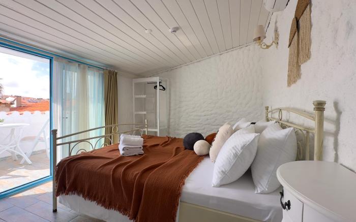 MYTHOS OTEL ALAÇATI