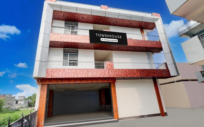 Super Townhouse Sarai Metro Station Formerly Palla