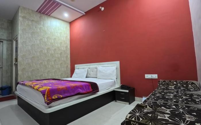 Hotel Aapno Shyam And Restaurant