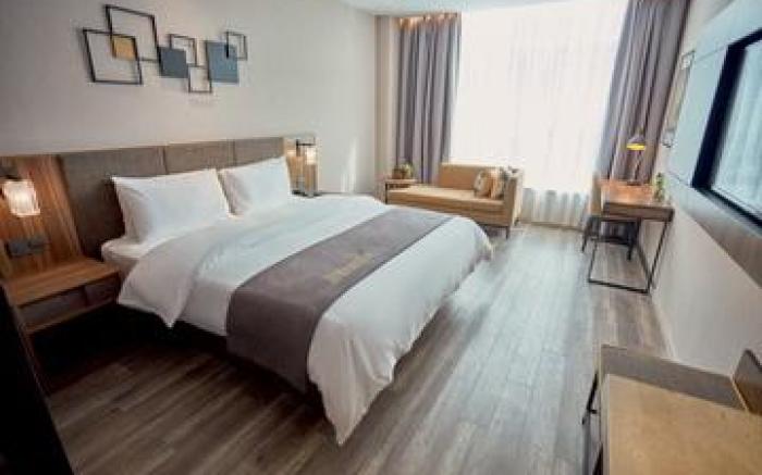 Home Inn Plus Lujiang Neihuan North Road No.5 Middle School