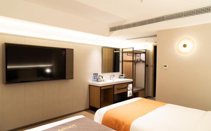 Home Inn Plus Jiujiang Railway Station Square