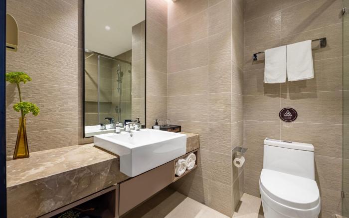 Home Inn Plus Baoding Zhuozhou East Railway Station