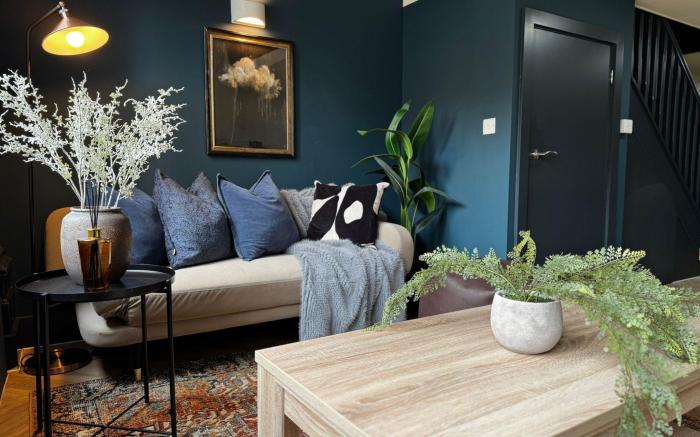 Chic 2-bed loft, Central Leeds