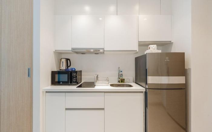 Oceanview Stay | Gym, Pool & Walk to Beach C198