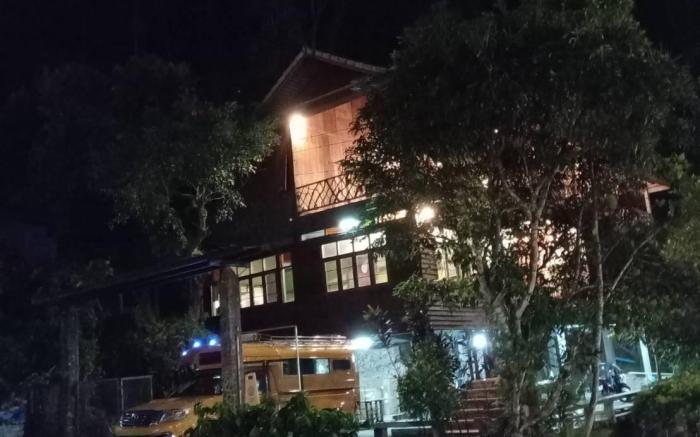 บ้านกลางเขา แม่กำปอง