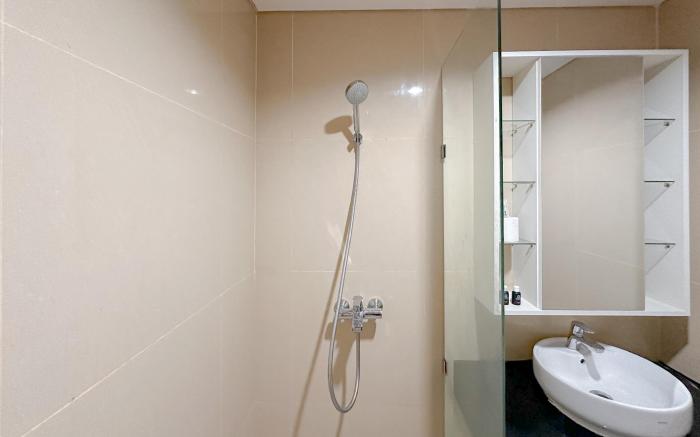 Contemporary 2BR Grand Sungkono Lagoon By Travelio