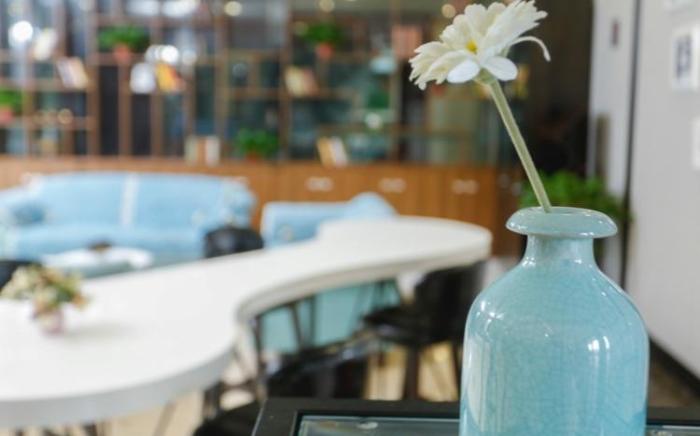 Home Inn Plus Zhengzhou East Station