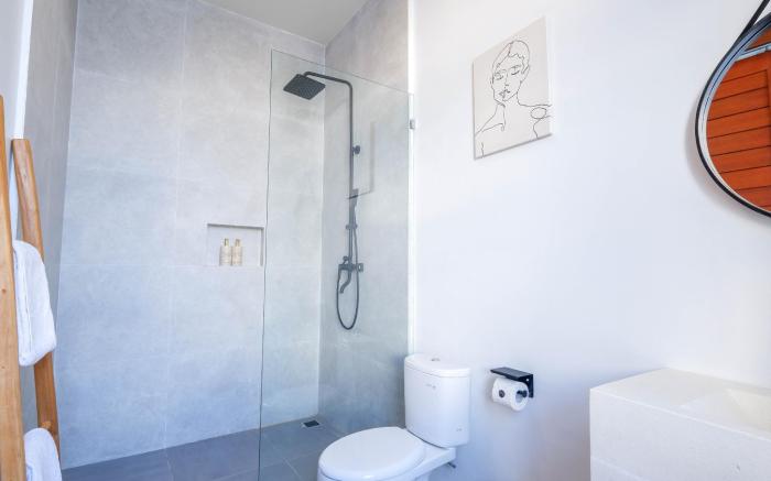 Villa w/ Swings, Pool & Rooftop |30 min to Airport