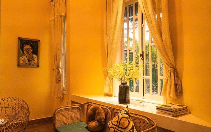 Villa Nhà có hai cây Tùng