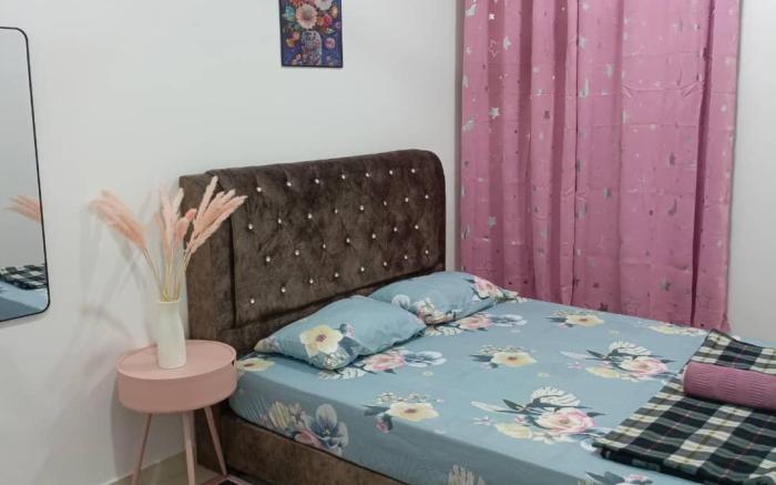 De' QE Homestay