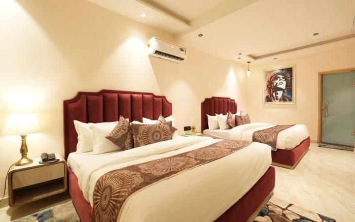 Levelup Plus Hotel Saffron Luxe