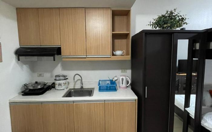 Makati City Antel Spa Residences 1615