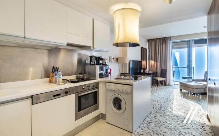 Luxurious Studio Flat with Burj Khalifa Views