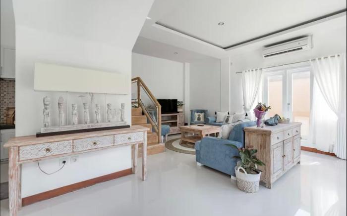 Central Seminyak 3BR Villa/Pool