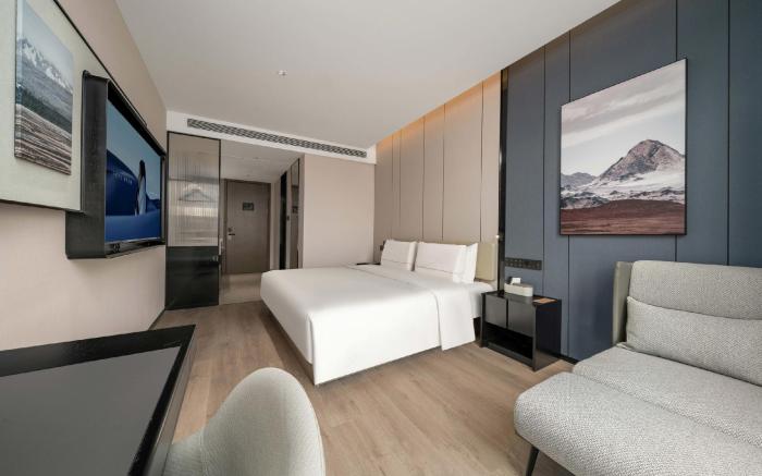 Atour Hotel Cixi Shanglinfang Yintai Department Store
