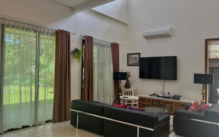 Spacious Green Garden! Villa Estella 4BR