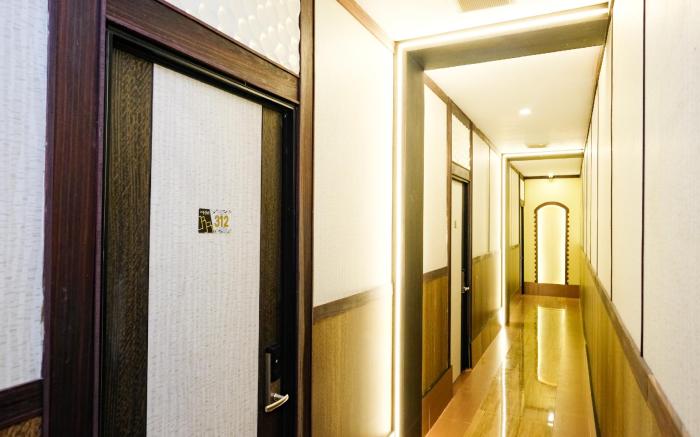 RedDoorz Plus @ Pasar Bengkong Centre Batam