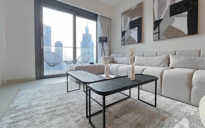 Burj Crown Luxury 2-Bedroom with Balcony & View