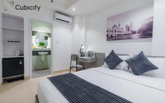 Cubicity De Tham Queen Bed