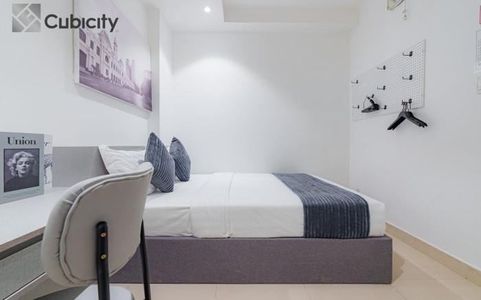Cubicity De Tham Queen Bed