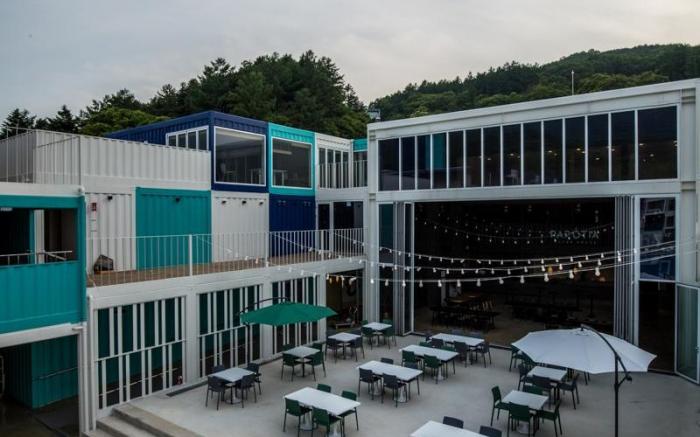 Parotia waterhouse hotel