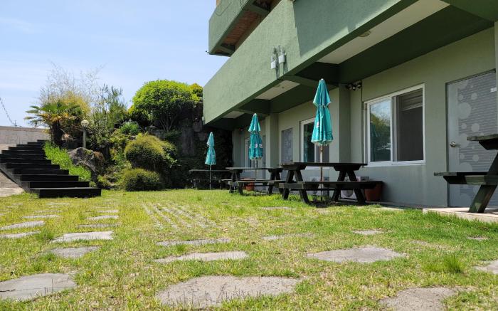 Jeju Oreum Pension