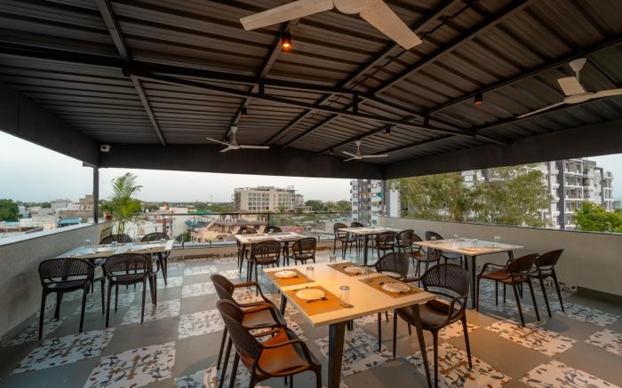 Aceotel Select Sarvagya, Nipania